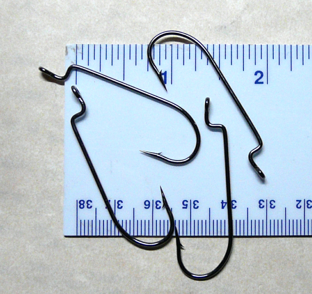 Matzuo Wide Gap Worm Hook - J-Bend Black Chrome 2/0 For Deep Bite Fishing